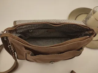 Bolso y monedero Kipling Camel