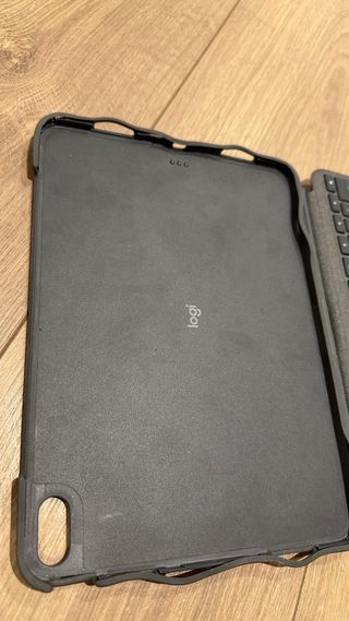 Funda con teclado Logitech para iPad Air 5