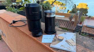 Nespresso Vertuo Pop + espumador leche