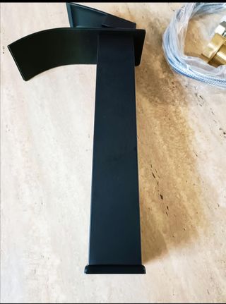 Grifo monomando alto negro nuevo baño pica