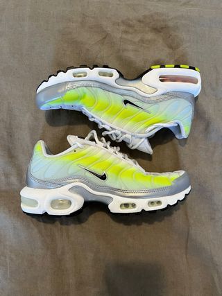 Zapatillas Nike Air Max Plus TN Verde y Plata