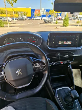 Peugeot 208 2021