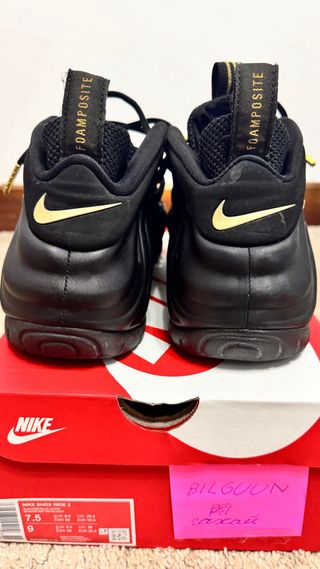 Nike Foamposite Negro/Dorado