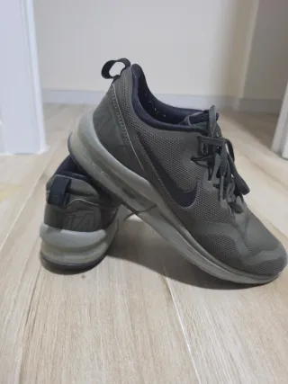 Zapatillas Nike Air Max Talla 42.5 Verde Militar