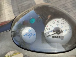 Ciclomotor Scooter Rojo 50 cc 4T