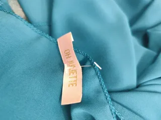 Vestido de gala con capa. Oh Juliette. Nuevo.