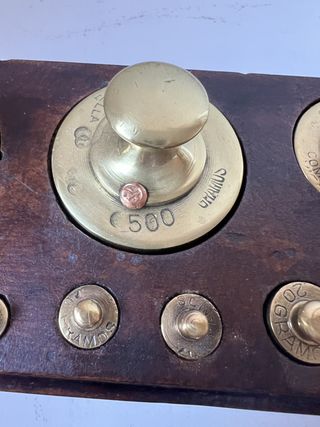 Set di pesi antichi in ottone