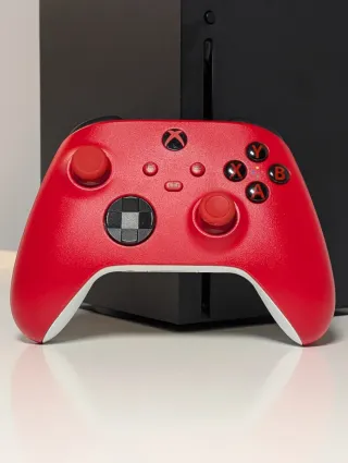 Xbox Series X 1TB + Mando Rojo