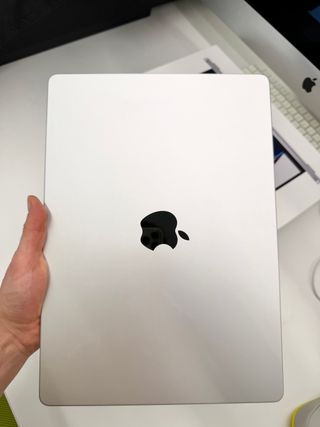 MacBook Pro 14" M1 Pro 10C/16C – 16GB RAM – 1 TB