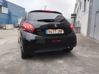 Peugeot 208 2016