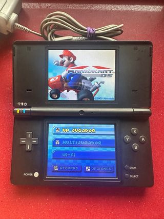 Nintendo DS Negra + Cargador y accesorios