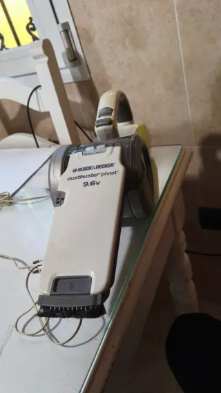 Aspiradora Black & Decker Dustbuster Pivot 9.6V
