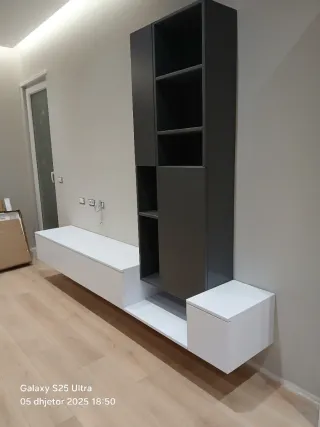 Muebles de cocina y TV modernos