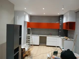 Muebles de cocina y TV modernos