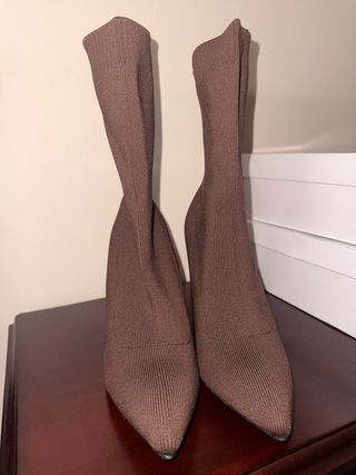 Botas de tacón marrones nuevas