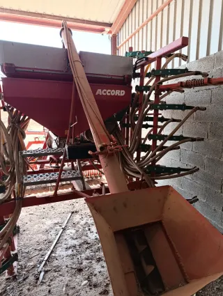 Sembradora de cereales kverneland TS