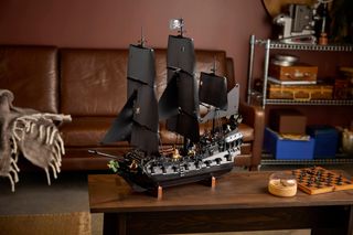 LEGO 10365 - Perla Negra (Barco de Jack Sparrow)