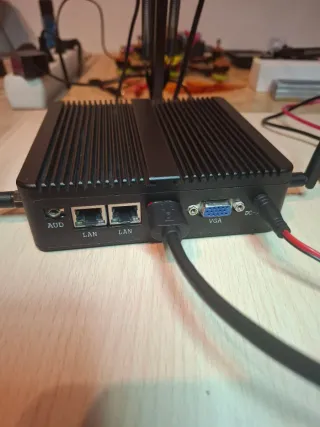Mini PC Industrial con Win 11