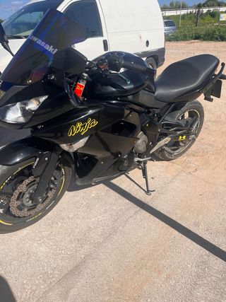 Kawasaki Ninja Negra