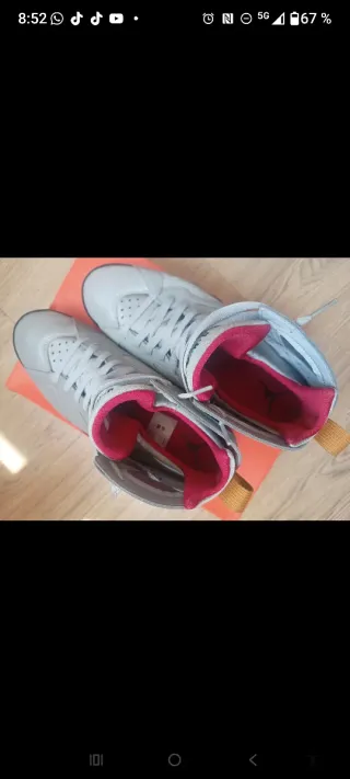 Air Jordan 7 Gris y Rojo