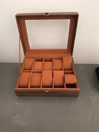 Scatola porta orologi in legno
