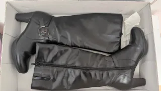 Botas altas de cuero negras