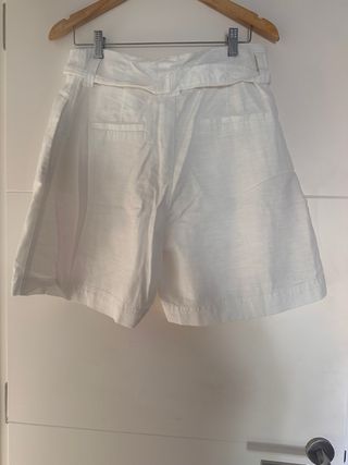 Bermuda blanca mujer