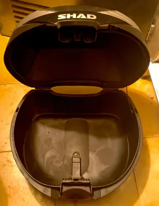 Baúl Shad SH39 Negro