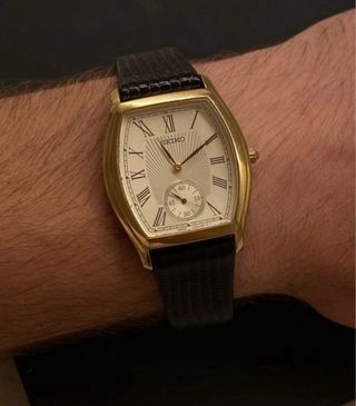 Reloj Seiko de oro vintage estilo tank cartier