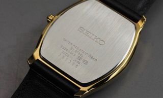 Reloj Seiko de oro vintage estilo tank cartier
