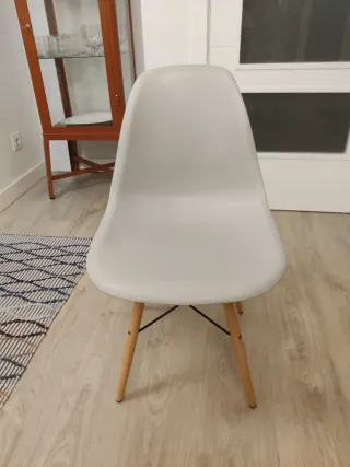 Sillas Eames Comedor (4)