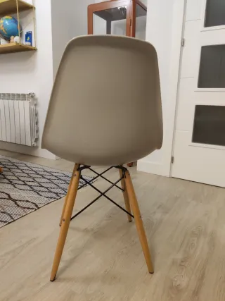 Sillas Eames Comedor (4)