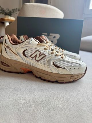 Zapatillas New Balance MR 530 Beige/Marrón