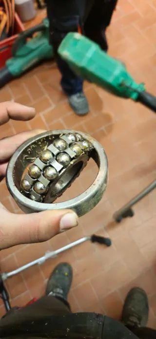 Rodamiento de bolas autolineable