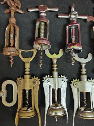 Lotto 13 cavatappi da collezione