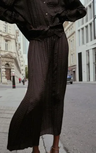 Conjunto falda y blusa satinada Zara Marrón Talla