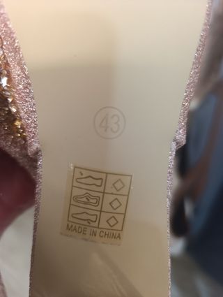 Zapatos de fiesta joya dorados