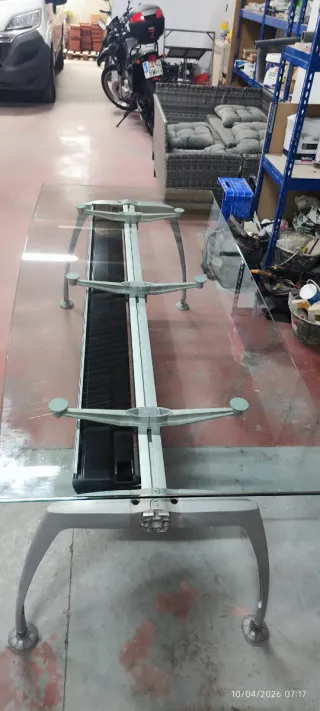 Mesa de oficina cristal y metal