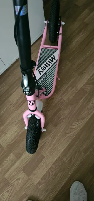 Patinete de acero carbono 330lbs