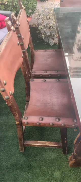 Mesa comedor madera y hierro + 6 sillas cuero