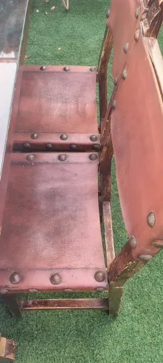 Mesa comedor madera y hierro + 6 sillas cuero