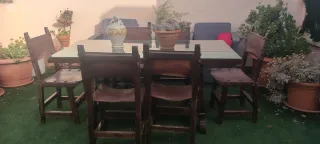 Mesa comedor madera y hierro + 6 sillas cuero