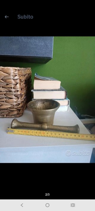 Mortaio e pestello in ottone antico