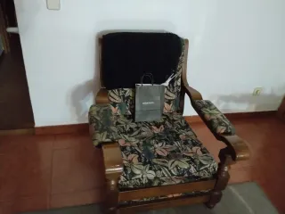 Tresillo de salón con estampado floral