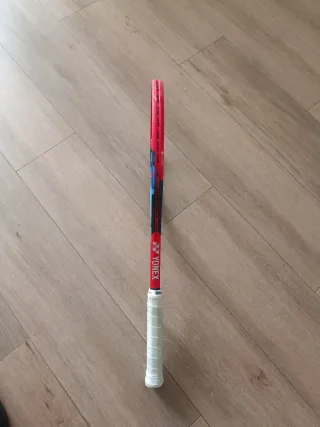 Raqueta Yonex Vcore 98