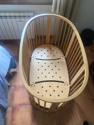 Cuna Stokke ovalada madera