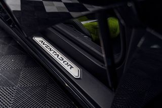 LAMBORGHINI Aventador 6.5 V12 LP 7004