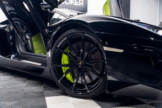 LAMBORGHINI Aventador 6.5 V12 LP 7004