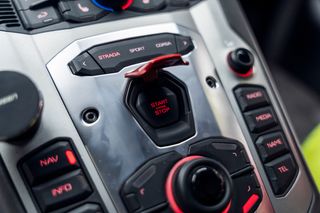 LAMBORGHINI Aventador 6.5 V12 LP 7004