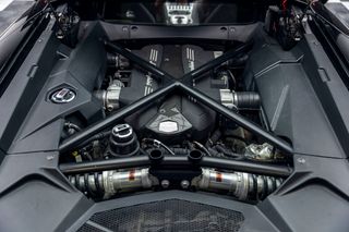 LAMBORGHINI Aventador 6.5 V12 LP 7004